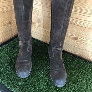 Sofft brown suede boots